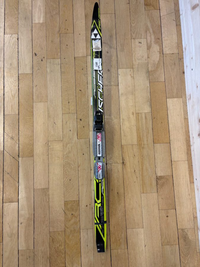 Längdskidor NYA! Fischer RCS 110cm Rottefella