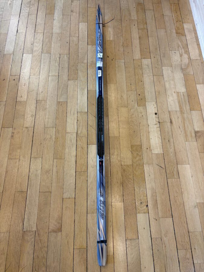 Längdskidor NYA! Madshus 184cm med NIS platta