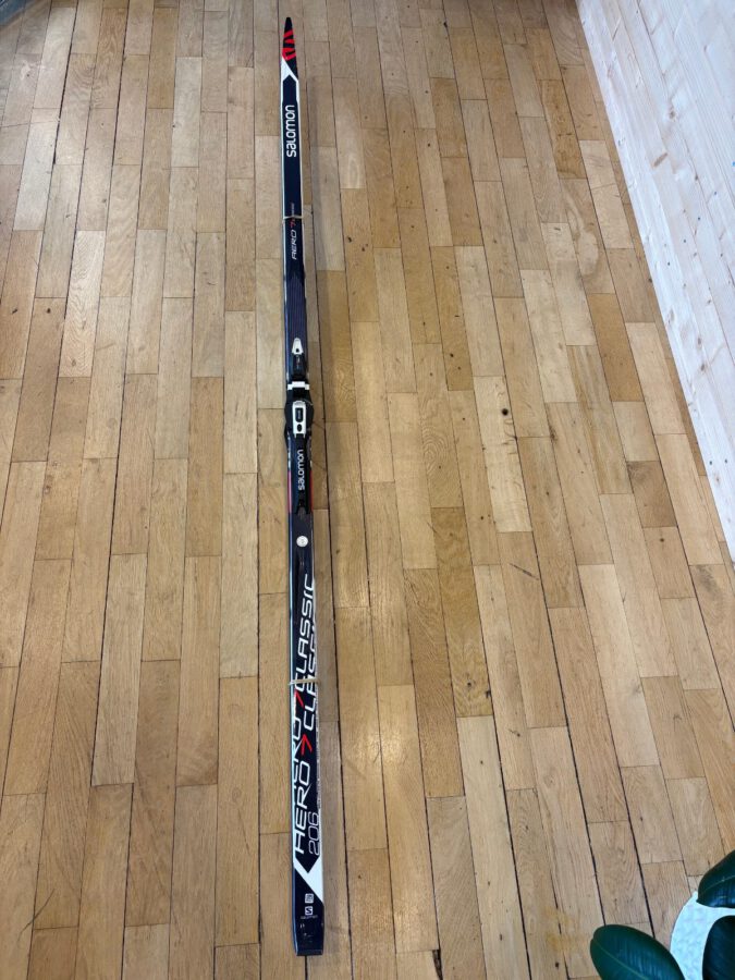 Längdskidor NYA! Salomon 206cm SNS