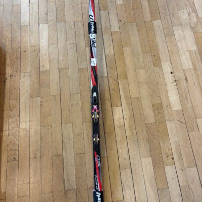 Längdskidor Peltonen 160cm skate Rottefella